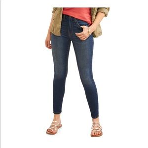 Time and Tru Women's Core High Rise Skinny Jean